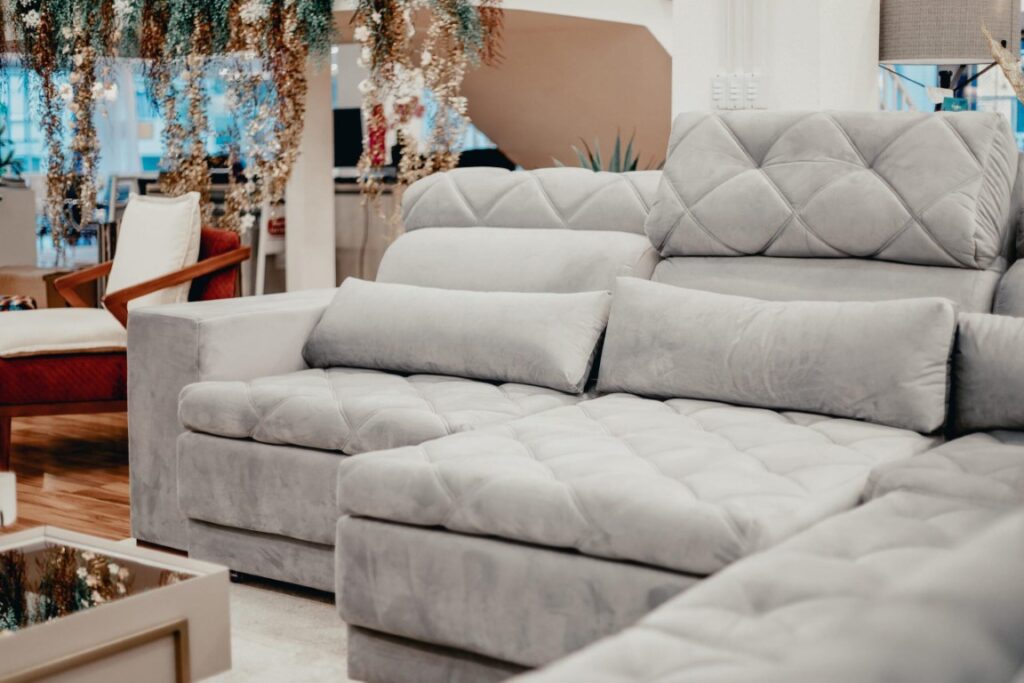 Sofá Hummel retrátil reclinável detalhe do almofada