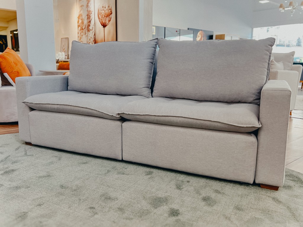 sofá cama taos com almofadas soltas tecido em linho e debrum na costura assentos fechados lateral sofá cama taos com almofadas soltas tecido em linho e debrum na costura assentos fechados lateral